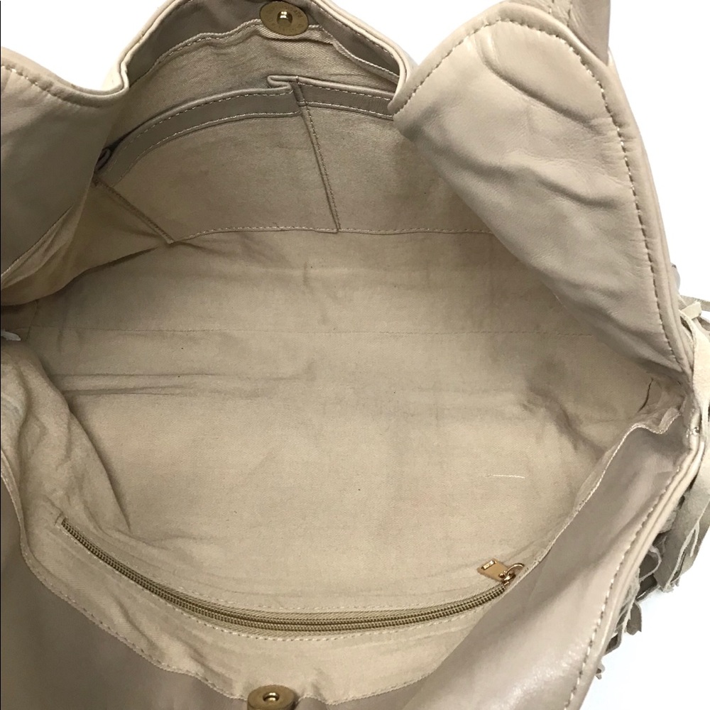 SALE❗️BOHO CHIC TASSELED LEATHER BAG/TOTE - Picture 8 of 16